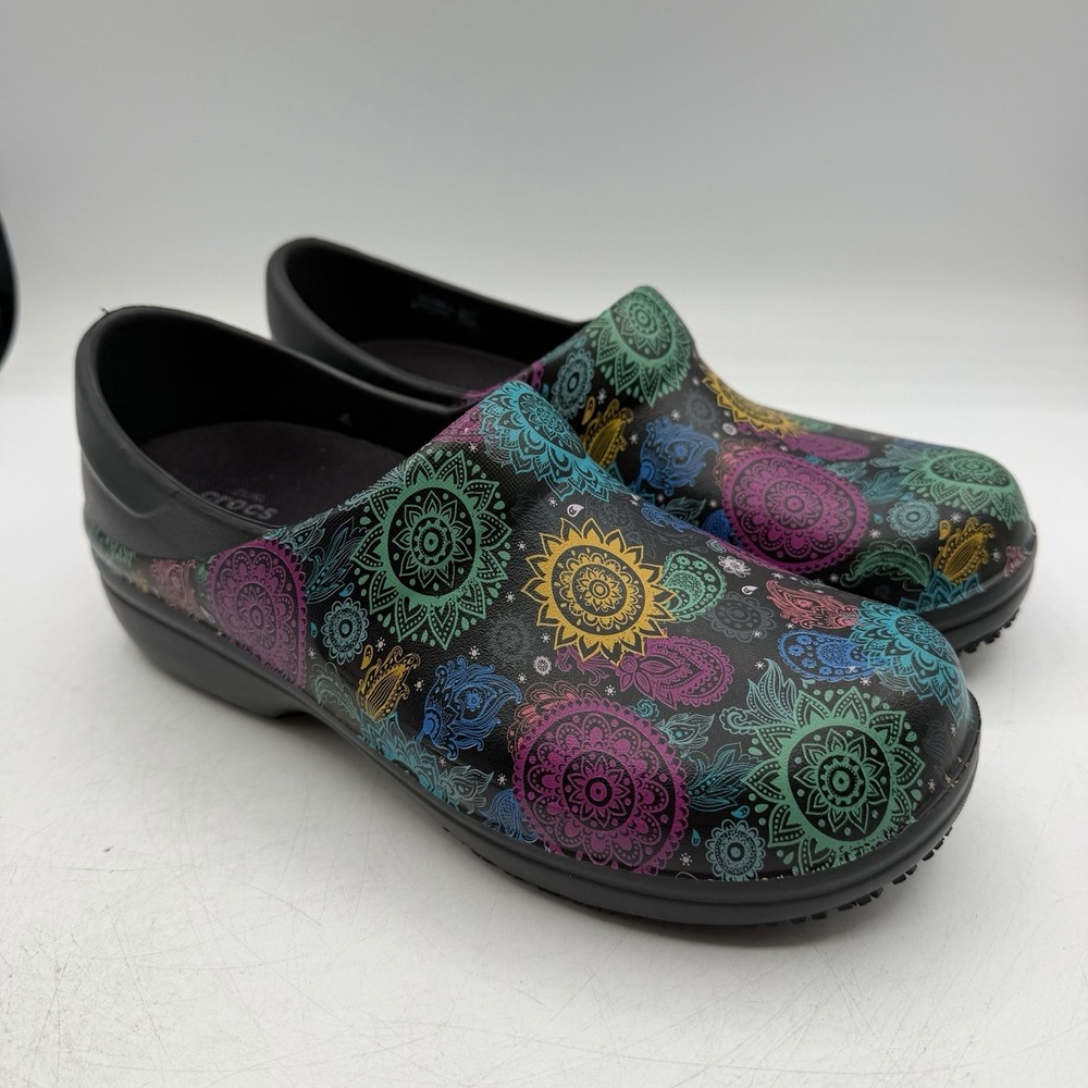 Crocs Neria Pro II Clogs‎ Womens Sz 9 Colorful Paisley Graphic Work Nurse Shoes
